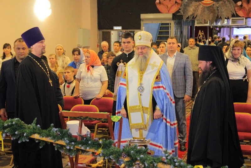 Митрополит Артемий поздравил с Рождеством Христовым подопечных Центра ТМНР